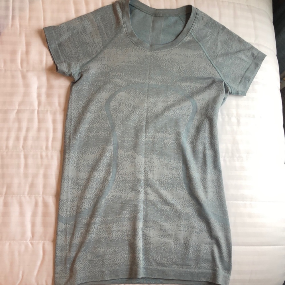 Lulu Lemon Swiftly Tech Short sleeve